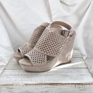 Madden Girl Wedges